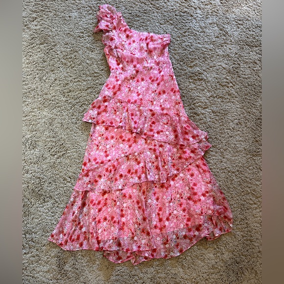 Astr Dresses & Skirts - ASTR Pink Floral Ruffle One Shoulder Dress
